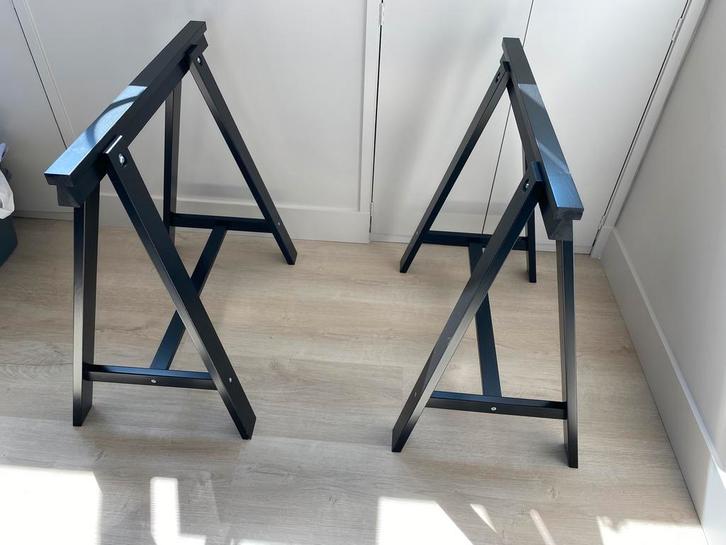 Bureaublad Zwart Ikea met evt schragen, Huis en Inrichting, Bureaus, Zo goed als nieuw, Ophalen of Verzenden