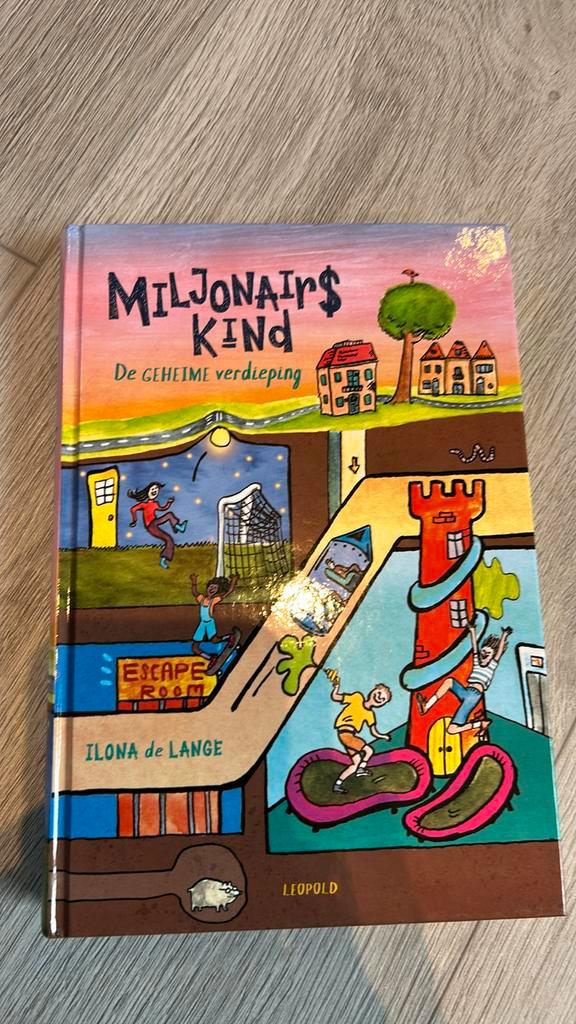 Ilona de Lange - Miljonairskind - De geheime verdieping, Boeken, Kinderboeken | Jeugd | 10 tot 12 jaar, Zo goed als nieuw, Ophalen