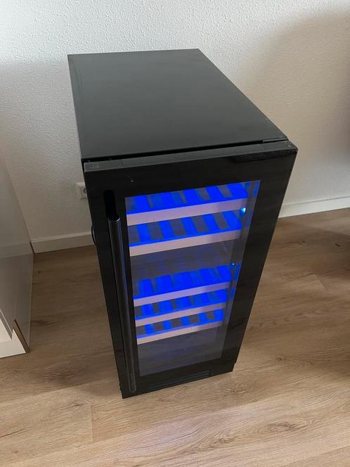 Moderne Wijnklimaatkast Zwart, Witgoed en Apparatuur, Koelkasten en IJskasten, Zo goed als nieuw, Zonder vriesvak, Minder dan 75 liter