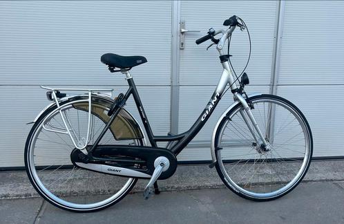 Te koop: Giant stadfuets 3 versnellingen, Fietsen en Brommers, Fietsen | Dames | Damesfietsen, Zo goed als nieuw, Giant, Versnellingen