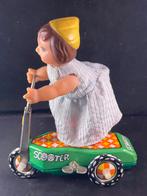 Blikken meisje op scooter, Ophalen of Verzenden