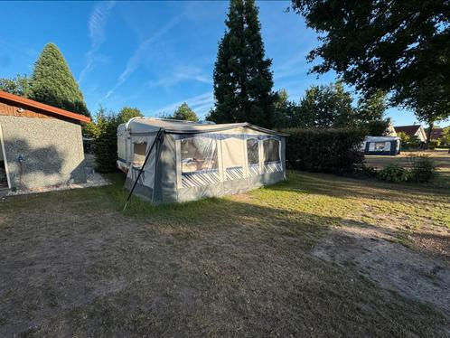 Hobby 560 KMFe –Gezinscaravan met airco, mover en uitrusting, Caravans en Kamperen, Caravans, Particulier, Rondzit, Hobby, Vast bed