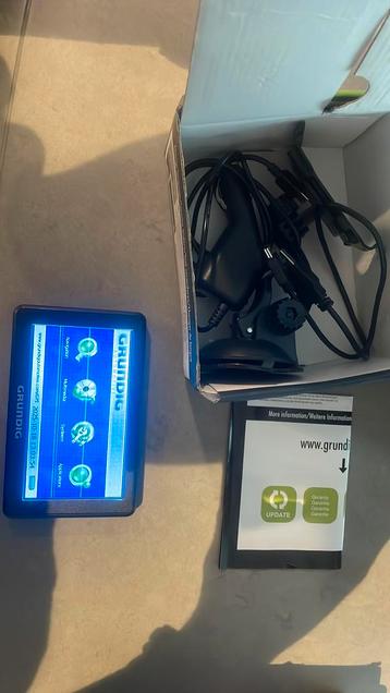 Grundig GPS Navigatie M5 5″ – Europa-kaarten beschikbaar voor biedingen