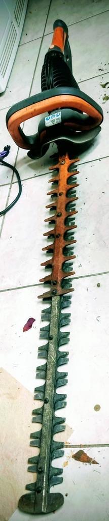 Elektrische heggenschaar Pellenc Helion 2 Compact + Batterij, Tuin en Terras, Heggenscharen, Gebruikt, Elektrisch, Ophalen