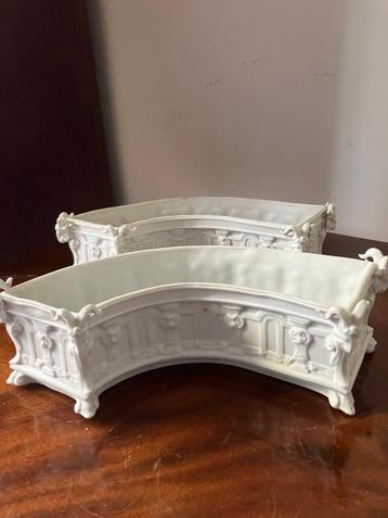 Paar antieke jardinières Meissen porselein beschikbaar voor biedingen