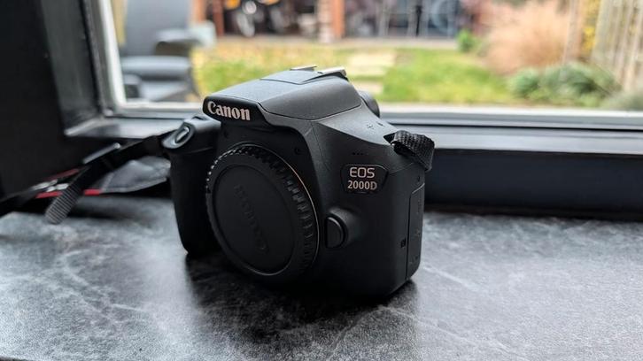Canon 2000D spiegelreflexcamera met 3 lenzen en uv filters, Audio, Tv en Foto, Fotocamera's Digitaal, Zo goed als nieuw, Canon