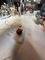 Kerstdorp: Huisjes en kerkjes met figuurtjes, Ophalen of Verzenden, Zo goed als nieuw