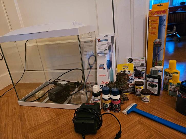 Superfish 50 wit aquarium met vele extra's zeer compleet, Dieren en Toebehoren, Vissen | Aquaria en Toebehoren, Zo goed als nieuw