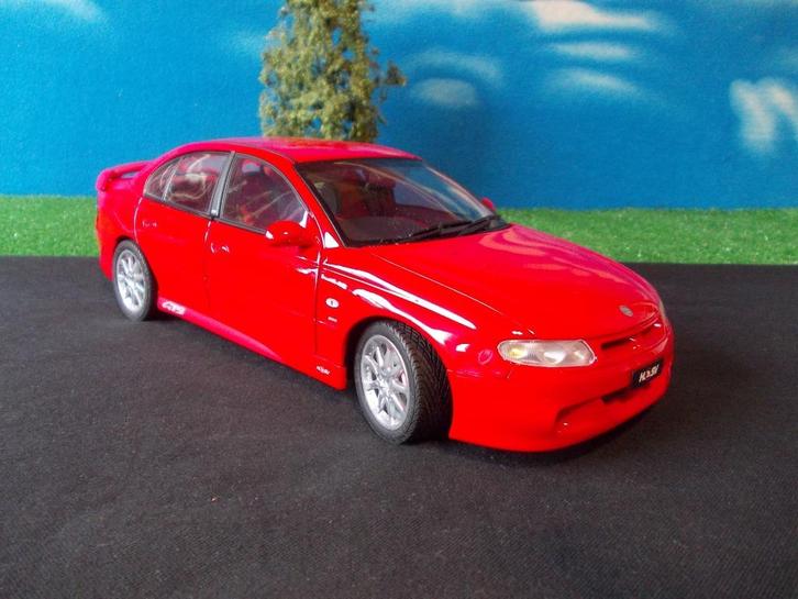 1/18 Holden HSV Commodore VT2 GTS 300kW - Opel Omega B basis, Hobby en Vrije tijd, Modelauto's | 1:18, Nieuw, Overige merken, Ophalen of Verzenden