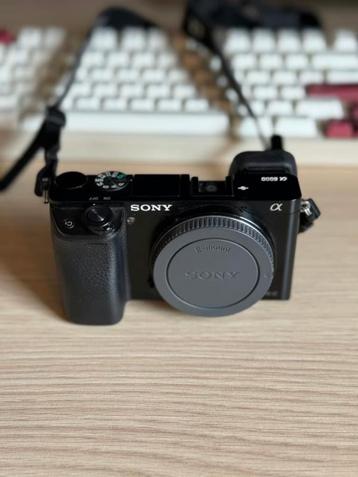 Sony a6000 zwart beschikbaar voor biedingen