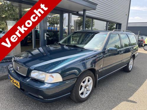 Volvo V70 2.5 Exclusive-Line APK 13-4-2026 Trekhaak, Auto's, Oldtimers, Bedrijf, Te koop, ABS, Alarm, Centrale vergrendeling, Dakrails