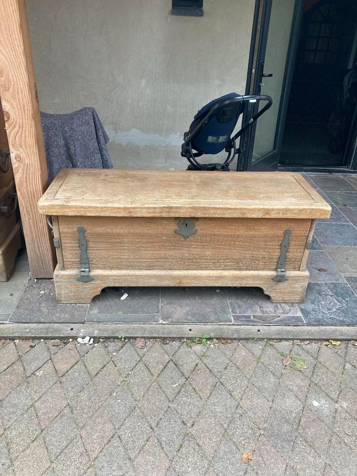 Antieke Eikenhouten Dekenkist - 1950, Antiek en Kunst, Curiosa en Brocante, Ophalen