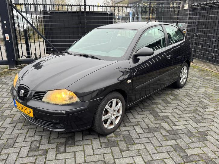 Seat Ibiza 1.4 16V 74KW 2004 Zwart Nieuwe APK!, Auto's, Seat, Particulier, Ibiza, ABS, Airbags, Airconditioning, Boordcomputer