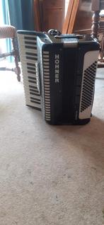 Hohner Student 96 Accordeon - Goed Onderhouden, Muziek en Instrumenten, Ophalen, Gebruikt, Met riemen, Toetsaccordeon