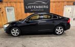 Volvo S60 2.0T Momentum AUTOMAAT / TREKHAAK / STOELVERWARMIN, Auto's, Volvo, Euro 5, 4 cilinders, S60, Zwart