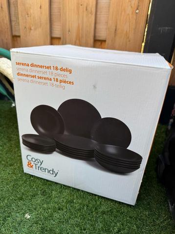COSY & TRENDY SERENA 18delig dinnerset beschikbaar voor biedingen
