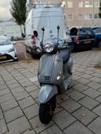 Capri scooter - grijze scooter, Fietsen en Brommers, Scooters | Yamaha, Ophalen, Gebruikt, Overige modellen, Maximaal 45 km/u