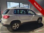 Volkswagen Tiguan 1.4 TSI Sport&Style Panorama/PDC LEES TEKS, Auto's, Voorwielaandrijving, Euro 5, 1800 kg, Zwart