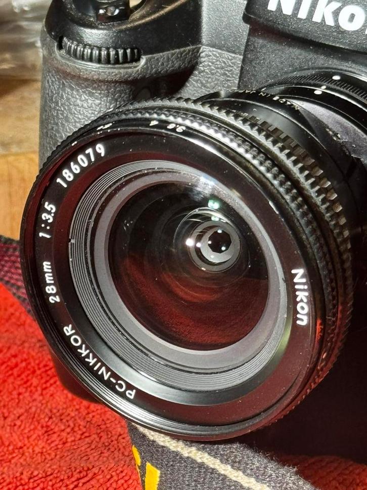 NIKKOR PC 28MM-F3,5  shift lens. NIKON, Audio, Tv en Foto, Fotocamera's Analoog, Zo goed als nieuw, Compact, Nikon, Ophalen of Verzenden