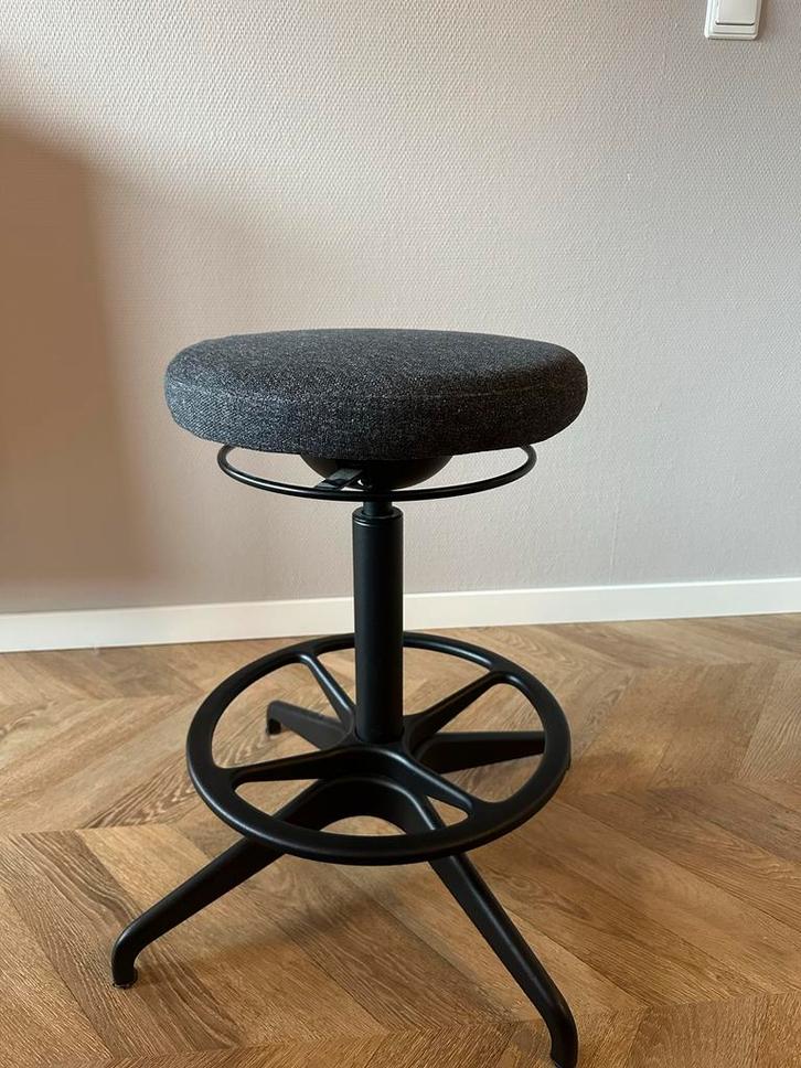 IKEA Lidkullen Sta Zit Kruk - Zwart/Donkergrijs, Huis en Inrichting, Bureaustoelen, Zo goed als nieuw, Bureaukruk, Zwart, Ergonomisch