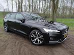 Volvo V60 2.0 B4 R-Design 200pk AUTOMAAT | ADAP CRUISE | HAA, Auto's, 4 cilinders, 1969 cc, Leder en Stof, Zwart
