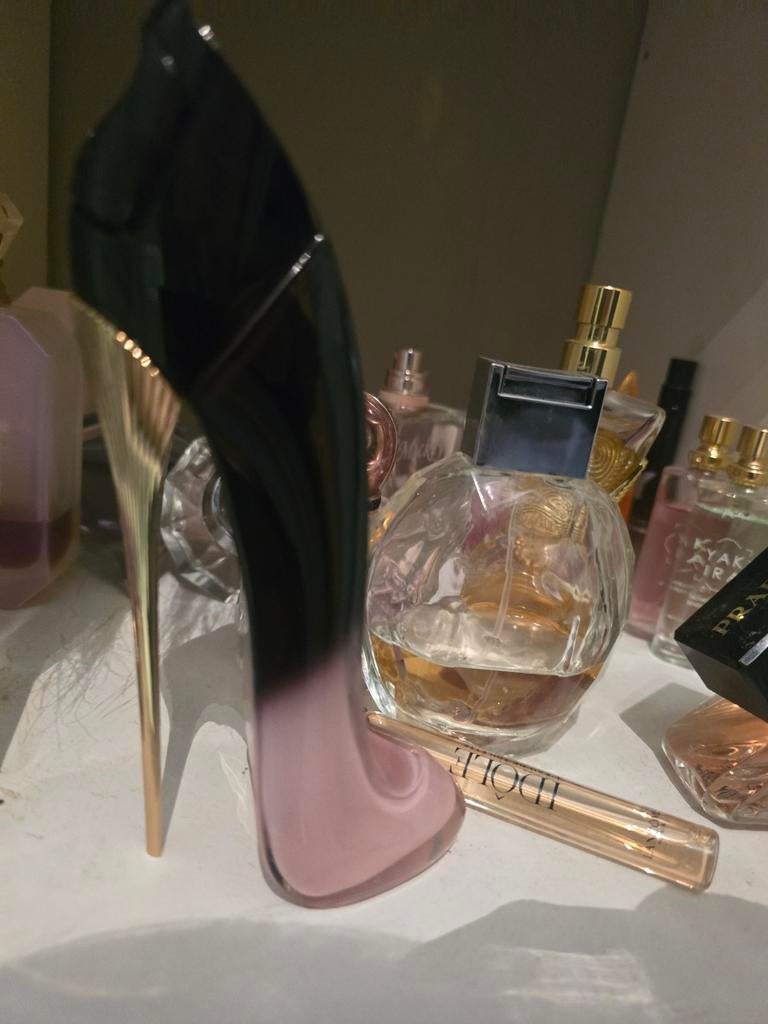 Carolina Herrera Good Girl Parfum, Verzamelen, Parfumverzamelingen, Ophalen of Verzenden, Zo goed als nieuw, Parfumfles, Gevuld