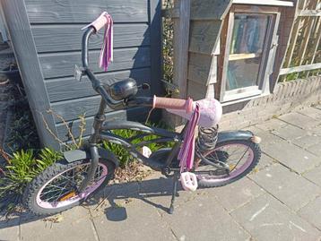 Stoere fiets nauwelijks op gefietst door omstandigheden  beschikbaar voor biedingen