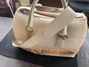 Fendi Dames Tas - Stijlvol & Elegant beschikbaar voor biedingen