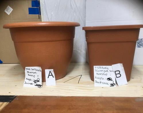 2 mooie grote buiten bloempotten van kunststof 🪴, Tuin en Terras, Bloembakken en Plantenbakken, Zo goed als nieuw, Kunststof