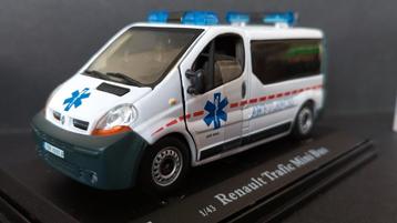 Renault Trafic ambulance 1:43 Oliex Pol beschikbaar voor biedingen