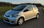 Toyota Aygo 1.0 12V Vvt-i 3DRS MMT 2009 Grijs, Auto's, Voorwielaandrijving, 4 stoelen, 68 pk, Handgeschakeld