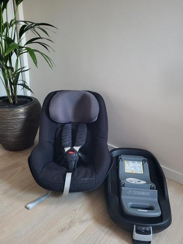 Maxi cosi Pearl met family fix beschikbaar voor biedingen