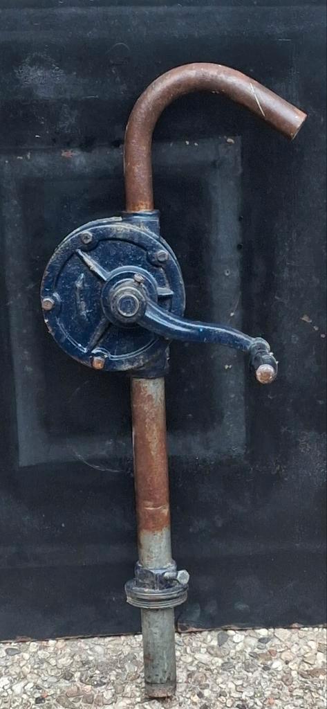 Olieafzuigpomp. KS-32. Ca '40/'60. Gietijzer., Antiek en Kunst, Antiek | Gereedschap en Instrumenten, Ophalen
