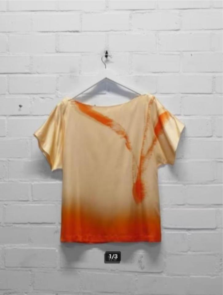 Just in Case - Prachtige top maat 44 - Nieuw €259, Kleding | Dames, Tops, Nieuw, Maat 42/44 (L), Oranje, Korte mouw, Ophalen of Verzenden