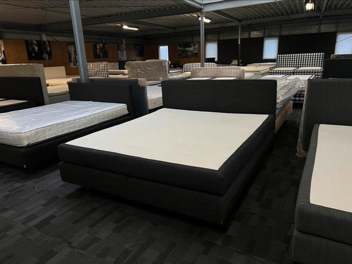 Auping boxspring 180x210 met 1 gehele matras event. Pullman, Huis en Inrichting, Slaapkamer | Bedden, Zo goed als nieuw, Tweepersoons