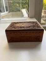 Vintage houten sieradendoos met handgesneden motief, Ophalen