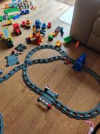 T.k. twee electrische treinen met rails en heel veel extra, Kinderen en Baby's, Speelgoed | Duplo en Lego, Complete set, Duplo