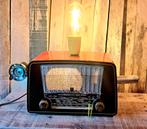 Echte eyecatcher! Unieke lamp! Vintage buizenradio!, Huis en Inrichting, Lampen | Tafellampen, Hout, Ophalen
