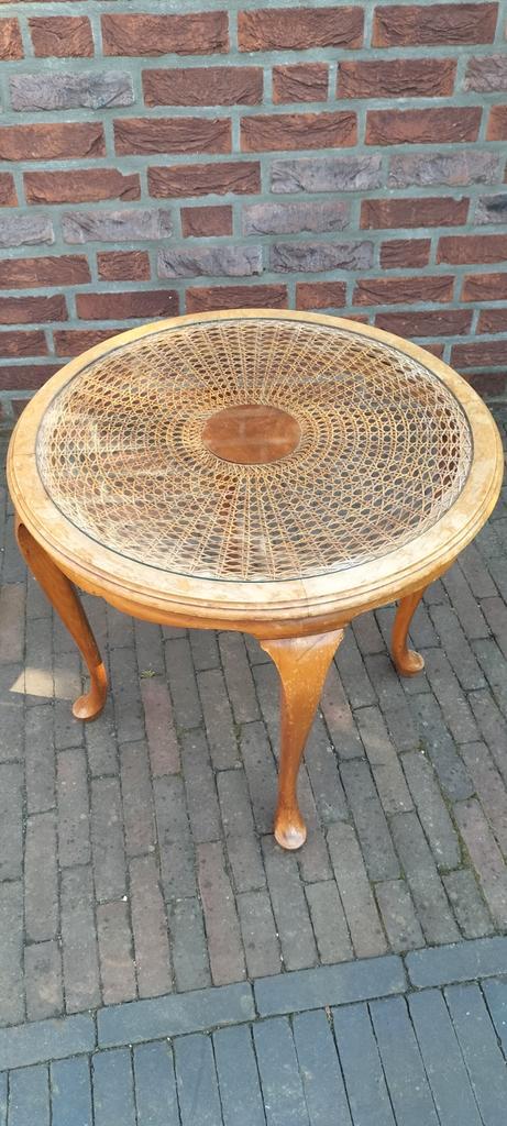 Rond bijzettafeltje met glasplaat, Huis en Inrichting, Tafels | Bijzettafels, Gebruikt, Rond, 45 tot 60 cm, 55 tot 75 cm, Hout