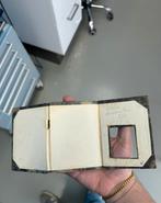 Wo2 persoonsbewijs houder/mapje, Verzamelen, Militaria | Tweede Wereldoorlog, Ophalen of Verzenden, Nederland