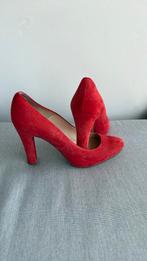 Unisa rode pump, maat 41, Kleding | Dames, Schoenen, Ophalen, Zo goed als nieuw, Rood