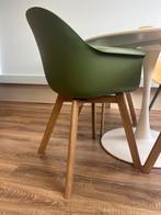 Moderne ronde eettafel + 4 designstoelen , nieuwprijs €410, Kunststof, 100 tot 150 cm, Rond, Ophalen of Verzenden