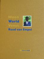 Ruud van Empel - Moon World Venus, Boeken, Fotografen, Ophalen of Verzenden, Zo goed als nieuw