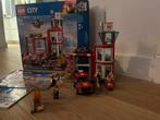 Lego City Brandweerkazerne 60215 - Complete Set, Kinderen en Baby's, Speelgoed | Duplo en Lego, Ophalen of Verzenden, Zo goed als nieuw