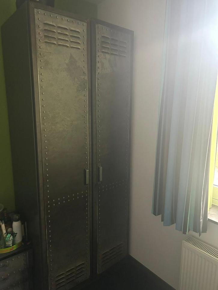 Tienerkamer - Bed, nachtkastje, kledingkast, TV meubel, Huis en Inrichting, Woonaccessoires | Kamerschermen, Zo goed als nieuw