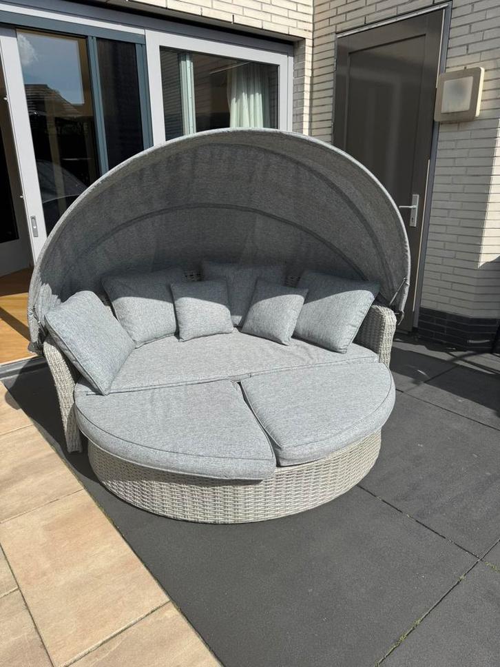 Zonne eiland Lesli living, Tuin en Terras, Tuinmeubel-accessoires, Zo goed als nieuw, Ophalen
