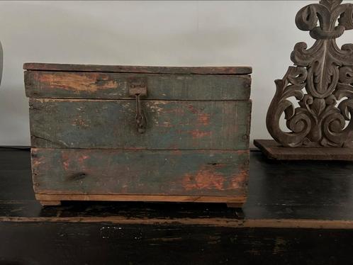 Oude sleetse patina groene kistje india sober sleets, Antiek en Kunst, Curiosa en Brocante, Ophalen of Verzenden