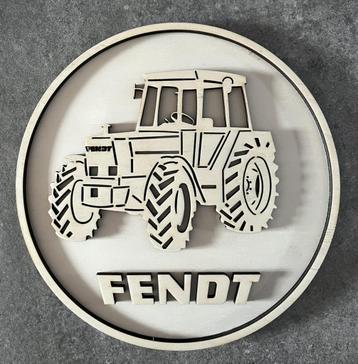 Fendt 3D embleem van hout 30cm beschikbaar voor biedingen