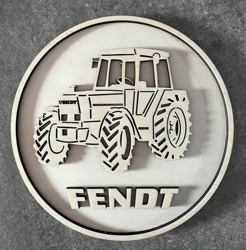 Fendt 3D embleem van hout 30cm, Hobby en Vrije tijd, Overige Hobby en Vrije tijd, Nieuw, Ophalen of Verzenden