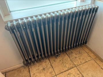 Gunmetal / Antracieten radiator 104 x 62 x 10,5cm beschikbaar voor biedingen